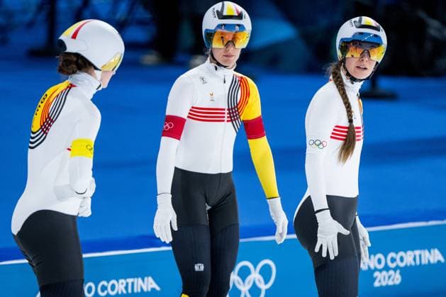 Belgian speed skater Sandrine Tas, Belgian speed skater Isabelle van Elst and Belgian speed skater Fran Vanhoutte pictured before the quarterfinals of the Women s Team Pursuit Speed skating, Eisschnelllauf at the Milano Cortina 2026 Olympic Winter games, Winterspiele,Spiele, Summer games on Saturday 14 February 2026 in Milan, Italy. The XXV Winter Olympics take place from 6 to 22 February 2026 in Italy. JASPERxJACOBS  x163409599x