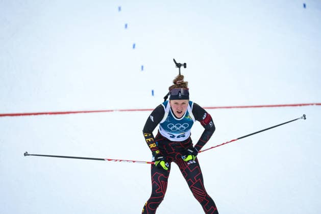 Antholz, Italien 14. Februar 2026: Biathlon Sprint Frauen 7,5 km - Olympia 2026 Im Bild: Selina Grotian (GER) im Zielbereich. Anterselva Biathlon Arena *** Antholz, Italy 14 February 2026 Biathlon Sprint Women 7.5 km Olympia 2026 In the picture Selina Grotian GER in the finish area Anterselva Biathlon Arena Copyright: xFotostandx xHettichx
