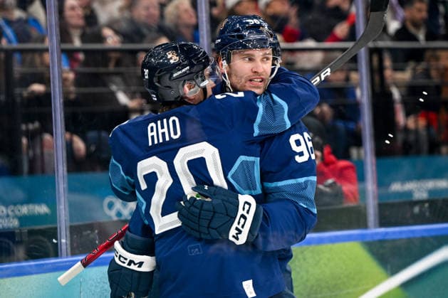 14 02 2026, Milano, Santa Giulia Ice hockey, Eishockey Arena, Winter Olympics: Finland - Italy (Ice Hockey), Sebastian Aho of Finland and Mikko Rantanen of Finland celebrate a goal Milano Santa Giulia Ice Hockey Arena Lombardy Italy *** 14 02 2026, Milano, Santa Giulia Ice Hockey Arena, Winter Olympics Finland Italy Ice Hockey , Sebastian Aho of Finland and Mikko Rantanen of Finland celebrate a goal Milano Santa Giulia Ice Hockey Arena Lombardy Italy Copyright: xJustPictures.ch AndreaxBrancax jp-en-AnBr-AB-AAB_893014022026