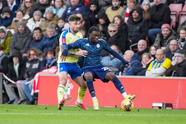 Southampton v Leicester City, FA Cup Fourth round, Football, St Marys Stadium, Southampton, UK - 14 Feb 2026 Ryan Manning of Southampton and Jeremy Monga of Leicester City Southampton St Marys Stadium Southampton GBR, UK NEWSPAPERS OUT Copyright: xSeanxRyanx