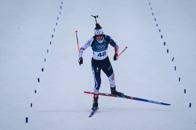 Antholz, Italien 14. Februar 2026: Biathlon Sprint Frauen 7,5 km - Olympia 2026 Im Bild: Julia Simon (FRA) im Zielbereich. Anterselva Biathlon Arena *** Antholz, Italy 14 February 2026 Biathlon Sprint Women 7.5 km Olympia 2026 In the picture Julia Simon FRA in the finish area Anterselva Biathlon Arena Copyright: xFotostandx xHettichx