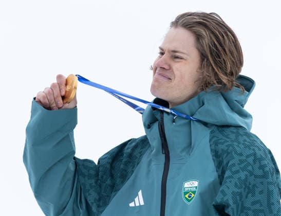 OLYMPICS - Winter Olympic Games, Olympische Spiele, Olympia, OS Milano Cortina 2026 BORMIO,ITALY,14.FEB.26 - OLYMPICS, ALPINE SKIING - Winter Olympic Games Milano Cortina 2026, giant slalom, men, medal ceremony. Image shows Lucas Pinheiro Braathen (BRA). Keywords: medal.  GEPAxpictures xWolfgangxGrebien