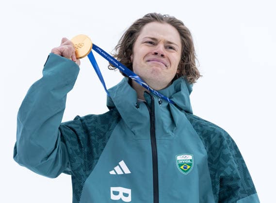 OLYMPICS - Winter Olympic Games, Olympische Spiele, Olympia, OS Milano Cortina 2026 BORMIO,ITALY,14.FEB.26 - OLYMPICS, ALPINE SKIING - Winter Olympic Games Milano Cortina 2026, giant slalom, men, medal ceremony. Image shows Lucas Pinheiro Braathen (BRA). Keywords: medal.  GEPAxpictures xWolfgangxGrebien