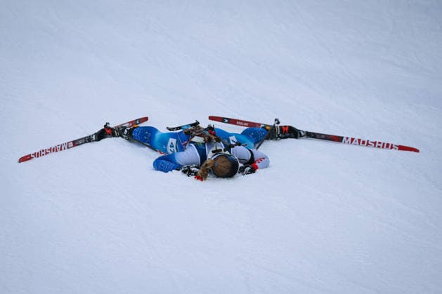 Antholz, Italien 14. Februar 2026: Biathlon Sprint Frauen 7,5 km - Olympia 2026 Im Bild: Ukaleq Astri Slettemark (DEN) erschöpft im Zielbereich. Anterselva Biathlon Arena *** Antholz, Italy 14 February 2026 Biathlon Sprint Women 7.5 km Olympia 2026 In the picture Ukaleq Astri Slettemark DEN exhausted in the finish area Anterselva Biathlon Arena Copyright: xFotostandx xHettichx