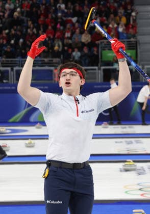 USA s Aidan Oldenburg celebrates victory over Germany in the Round Robin Team Curling match at the 2026 Winter Olympics in Cortina, Italy on Saturday February 14, 2026. USA won the match 8-6.  OLY20260214614 HUGOxPHILPOTT