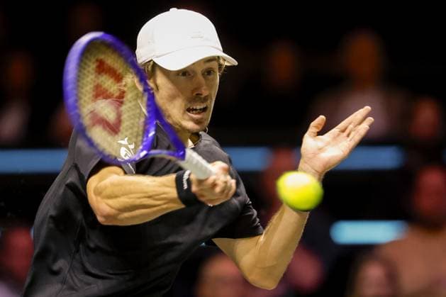 ROTTERDAM - Alex de Minaur (Australia) in action against Ugo Humbert (France) during the quarterfinals on the fifth day of the ABN AMRO tennis tournament in Ahoy Rotterdam. BAS CZERWINSKI ANP xVIxANPxSportx xxANPxIVx 550684284 originalFilename: 550684284.jpg
