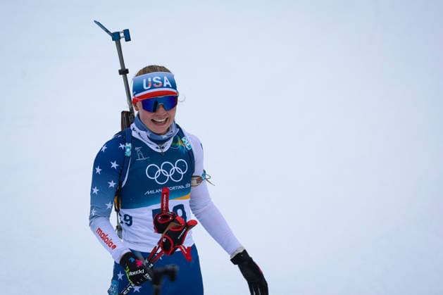 Antholz, Italien 14. Februar 2026: Biathlon Sprint Frauen 7,5 km - Olympia 2026 Im Bild: Margie Freed (USA) lächelnd im Zielbereich. Anterselva Biathlon Arena *** Antholz, Italy February 14, 2026 Biathlon Sprint Women 7.5 km Olympia 2026 In the picture Margie Freed USA smiling in the finish area Anterselva Biathlon Arena Copyright: xFotostandx xHettichx