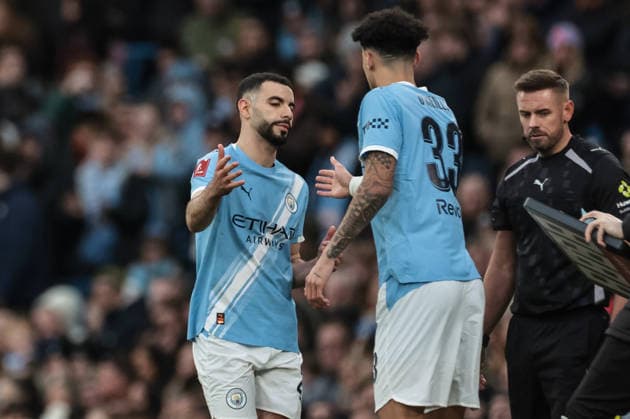 Emirates FA Cup 4th Round Manchester City v Salford City Rayan Ait-Nouri of Manchester City is substituted for Nico O Reilly of Manchester City during the Emirates FA Cup 4th Round match Manchester City vs Salford City at Etihad Stadium, Manchester, United Kingdom on 14 February 2026 (Photo by Mark Cosgrove News Images) Manchester Etihad Stadium Greater Manchester United, ManU Kingdom Copyright: xMarkxCosgrove NewsxImagesx