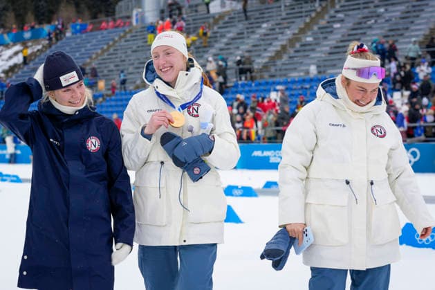 Winter Olympics in Milan Cortina 2026 Anterselva, Italy 20260214. Juni Arnekleiv and Ingrid Tandrevold together with gold medalist Maren Kirkeeide after the 7.5 km sprint women in biathlon during the Winter Olympics in Milano Cortina 2026. Photo: Heiko Junge NTB Anterselva Italy EDITORIAL USE ONLY. RESTRICTED USE FOR BETTING COMPANIES Ref:_SPO8oXsiwqc7OE.jpg *** Winter Olympics in Milan Cortina 2026 Anterselva, Italy 20260214 Juni Arnekleiv and Ingrid Tandrevold together with gold medalist Maren Kirkeeide after the 7 5 km sprint women in biathlon during the Winter Olympics in Milano Cortina 2026 Photo Heiko Junge NTB Anterselva Italy EDITORIAL USE ONLY RESTRICTED USE FOR BETTING COMPANIES  Copyright: xHeikoxJungex xNTBx