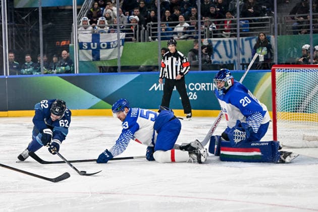 14 02 2026, Milano, Santa Giulia Ice hockey, Eishockey Arena, Winter Olympics: Finland - Italy (Ice Hockey), Artturi Lehkonen of Finland tries to score against Alex Trivellato of Italy and goalkeeper Damian Clara of Italy Milano Santa Giulia Ice Hockey Arena Lombardy Italy *** 14 02 2026, Milano, Santa Giulia Ice Hockey Arena, Winter Olympics Finland Italy Ice Hockey , Artturi Lehkonen of Finland tries to score against Alex Trivellato of Italy and goalkeeper Damian Clara of Italy Milano Santa Giulia Ice Hockey Arena Lombardy Italy Copyright: xJustPictures.ch AndreaxBrancax jp-en-AnBr-AB-AAB_935414022026