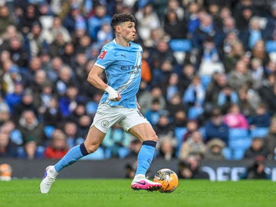 Manchester City v Salford City Emirates FA Cup Phil Foden of Manchester City during the Emirates FA Cup Fourth Round match at the Etihad Stadium, Manchester 14 02 2026 UK Newspapers OUT Copyright: xKarlxVallantinex FIL-22981-0048