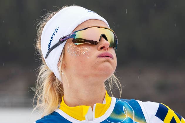 Winter Olympics in Milan Cortina 2026 Val di Fiemme, Italy 20260214. Frida Karlsson from Sweden watches Ebba Andersson fall during the women s 4 x 7.5 km relay cross-country skiing at Lago di Tesero during the Milan Cortina 2026 Winter Olympics. Photo: Lise Aserud NTB Val di Fiemme Italy EDITORIAL USE ONLY. RESTRICTED USE FOR BETTING COMPANIES Ref:_SPO81cBraY2hqc.jpg *** Winter Olympics in Milan Cortina 2026 Val di Fiemme, Italy 20260214 Frida Karlsson from Sweden watches Ebba Andersson fall during the women s 4 x 7 5 km relay cross country skiing at Lago di Tesero during the Milan Cortina 2026 Winter Olympics Photo Lise Aserud NTB Val di Fiemme Italy EDITORIAL USE ONLY RESTRICTED USE FOR BETTING COMPANIES  Copyright: xLisexAserudx xNTBx