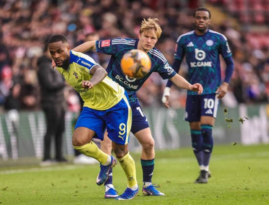 Southampton v Leicester City Emirates FA Cup Cyle Larin of Southampton battles for the ball with Victor Kristiansen of Leicester City during the Emirates FA Cup Fourth Round match at the St Mary s Stadium, Southampton 14 02 2026 UK Newspapers OUT Copyright: xNeilxHolmesx FIL-22984-0008