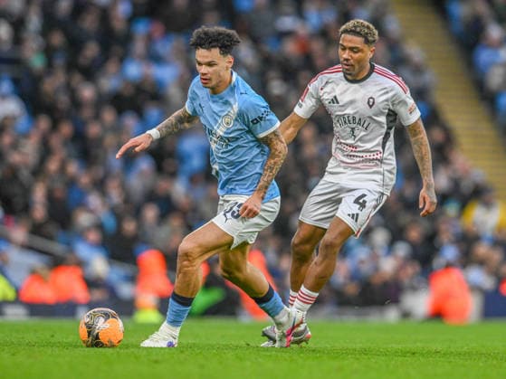 Manchester City v Salford City Emirates FA Cup Nico OReilly of Manchester City and Ossama Ashley of Salford City during the Emirates FA Cup Fourth Round match at the Etihad Stadium, Manchester 14 02 2026 UK Newspapers OUT Copyright: xKarlxVallantinex FIL-22981-0068