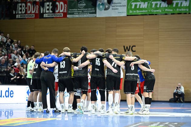 Die Mannschaften vor dem Anwurf - HC Elbflorenz 2006 vs. HBW Balingen-Weilstetten, 2. Handball Bundesliga Herren, Spielzeit 2025 2026, 14.02.2026 HC Elbflorenz 2006 vs. HBW Balingen-Weilstetten, 2. Handball Bundesliga Herren, Spielzeit 2025 2026, 14.02.2026 Dresden Copyright: xEibner-Pressefoto xHoepnerx EP_PHR