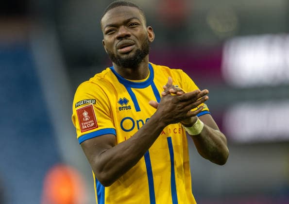 Burnley v Mansfield Town Emirates FA Cup Adedji Oshilaja of Mansfield Town applauds the fans after the Emirates FA Cup Fourth Round match at Turf Moor, Burnley 14 02 2026 UK Newspapers OUT Copyright: xJamesxHarrisonx FIL-22978-0064
