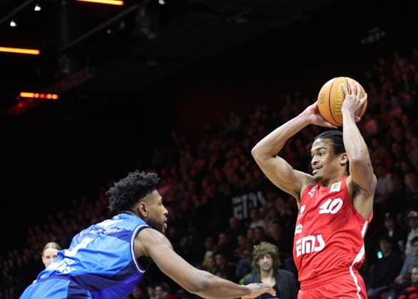 14.02.2026 - Basketball - Saison 2025 2026 - 2. Bundesliga Pro-A - 23. Spieltag: Nürnberg Falcons Basketball Club NBC - HAKRO Merlins Crailsheim - Sportfoto Zink DaMa - xdaxmax - Anthony Gaines (9, Hakro Merlins Crailsheim ) Evan Derek Taylor (10, Nürnberg Falcons BC NBC )