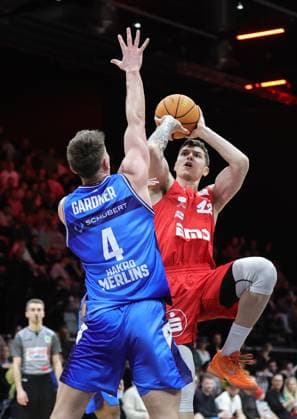 14.02.2026 - Basketball - Saison 2025 2026 - 2. Bundesliga Pro-A - 23. Spieltag: Nürnberg Falcons Basketball Club NBC - HAKRO Merlins Crailsheim - Sportfoto Zink DaMa - xdaxmax - Brock Gardner (4, Hakro Merlins Crailsheim ) Georgios Gkiouzelis (12, Nürnberg Falcons BC NBC )