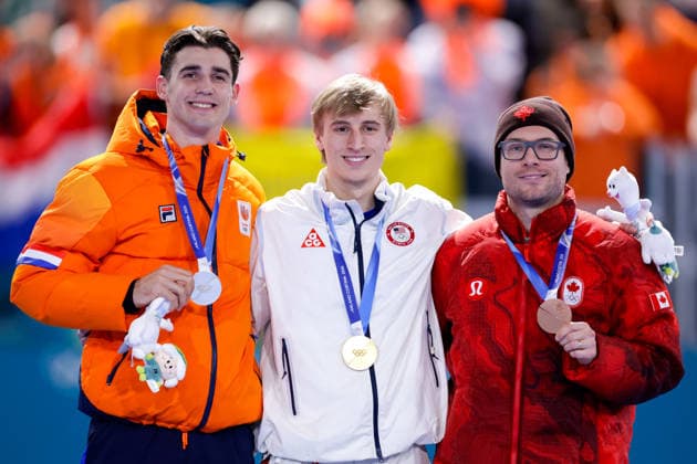 2026-02-14 Speed skating, Eisschnelllauf - Milano Cortina 2026 Winter Olympics - Day 8 MILAN, ITALY - FEBRUARY 14: Jenning de Boo of the Netherlands, Jordan Stolz of United States of America, Laurent Dubreuil of Canada during the podium ceremony after competing in the Men s 500m during Day 8 of Speed Skating - Milano Cortina 2026 Winter Olympics at Milano Speed Skating Stadium on February 14, 2026 in Milan, Italy. (Photo by Joris Verwijst BSR Agency) Milan Italy Content not available for redistribution in The Netherlands directly or indirectly through any third parties. Copyright: xBSRxAgencyx