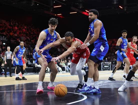 14.02.2026 - Basketball - Saison 2025 2026 - 2. Bundesliga Pro-A - 23. Spieltag: Nürnberg Falcons Basketball Club NBC - HAKRO Merlins Crailsheim - Sportfoto Zink DaMa - xdaxmax - Nico Santana Mojica (7, Hakro Merlins Crailsheim ) Evan Derek Taylor (10, Nürnberg Falcons BC NBC ) Tyreese Blunt (0, Hakro Merlins Crailsheim )