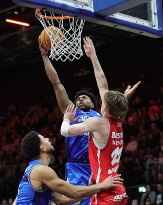 14.02.2026 - Basketball - Saison 2025 2026 - 2. Bundesliga Pro-A - 23. Spieltag: Nürnberg Falcons Basketball Club NBC - HAKRO Merlins Crailsheim - Sportfoto Zink DaMa - xdaxmax - Marvin Ogunsipe (26, Hakro Merlins Crailsheim ) Anthony Gaines (9, Hakro Merlins Crailsheim ) Trevor James Baskin (22, Nürnberg Falcons BC NBC )