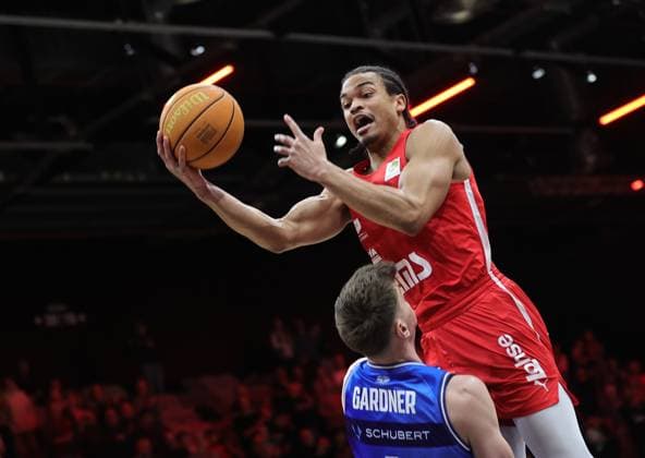 14.02.2026 - Basketball - Saison 2025 2026 - 2. Bundesliga Pro-A - 23. Spieltag: Nürnberg Falcons Basketball Club NBC - HAKRO Merlins Crailsheim - Sportfoto Zink DaMa - xdaxmax - Evan Derek Taylor (10, Nürnberg Falcons BC NBC ) Brock Gardner (4, Hakro Merlins Crailsheim )
