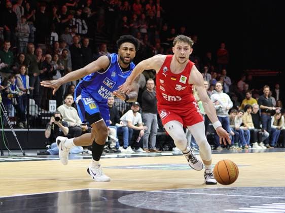 14.02.2026 - Basketball - Saison 2025 2026 - 2. Bundesliga Pro-A - 23. Spieltag: Nürnberg Falcons Basketball Club NBC - HAKRO Merlins Crailsheim - Sportfoto Zink DaMa - xdaxmax - Anthony Gaines (9, Hakro Merlins Crailsheim ) Vincent John Friederici (30, Nürnberg Falcons BC NBC )