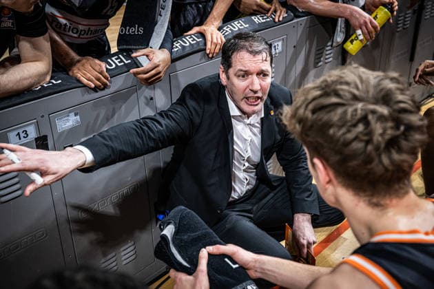 1. Basketball Bundesliga, easyCredit BBL, Saison 2025 2026, Herren, Hauptrunde, 20. Spieltag, 14.02.2026, RASTA Vechta - ratiopharm Ulm Ty Harrelson (Head Coach - ratiopharm ulm) während der Partie Vechta RASTA Dome Niedersachsen Deutschland