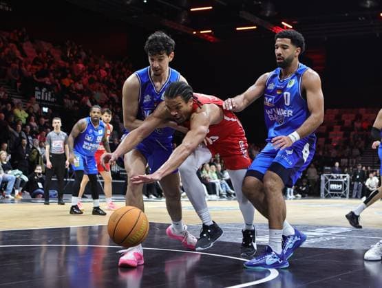 14.02.2026 - Basketball - Saison 2025 2026 - 2. Bundesliga Pro-A - 23. Spieltag: Nürnberg Falcons Basketball Club NBC - HAKRO Merlins Crailsheim - Sportfoto Zink DaMa - xdaxmax - Nico Santana Mojica (7, Hakro Merlins Crailsheim ) Evan Derek Taylor (10, Nürnberg Falcons BC NBC ) Tyreese Blunt (0, Hakro Merlins Crailsheim )