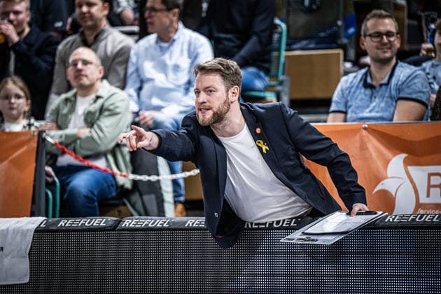 1. Basketball Bundesliga, easyCredit BBL, Saison 2025 2026, Herren, Hauptrunde, 20. Spieltag, 14.02.2026, RASTA Vechta - ratiopharm Ulm Marius Graf (Assistent Coach - RASTA Vechta) während der Partie Vechta RASTA Dome Niedersachsen Deutschland