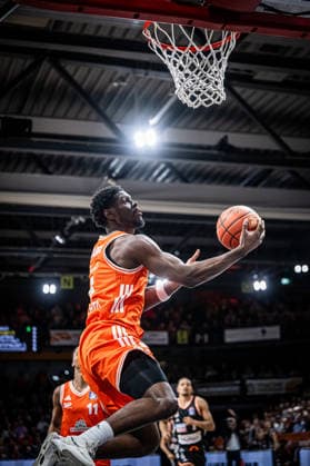 1. Basketball Bundesliga, easyCredit BBL, Saison 2025 2026, Herren, Hauptrunde, 20. Spieltag, 14.02.2026, RASTA Vechta - ratiopharm Ulm TJ Bamba ( 5 - RASTA Vechta) beim Korbleger Vechta RASTA Dome Niedersachsen Deutschland