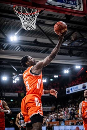 1. Basketball Bundesliga, easyCredit BBL, Saison 2025 2026, Herren, Hauptrunde, 20. Spieltag, 14.02.2026, RASTA Vechta - ratiopharm Ulm TJ Bamba ( 5 - RASTA Vechta) beim Korbleger Vechta RASTA Dome Niedersachsen Deutschland