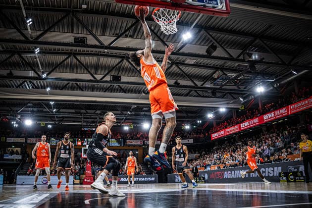 1. Basketball Bundesliga, easyCredit BBL, Saison 2025 2026, Herren, Hauptrunde, 20. Spieltag, 14.02.2026, RASTA Vechta - ratiopharm Ulm Tevin Brown ( 10 - RASTA Vechta) beim Korbleger Vechta RASTA Dome Niedersachsen Deutschland