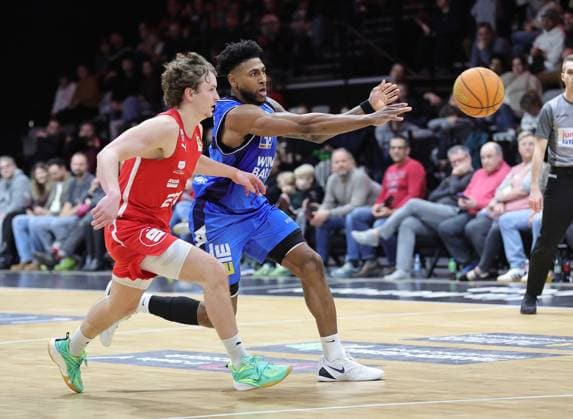 14.02.2026 - Basketball - Saison 2025 2026 - 2. Bundesliga Pro-A - 23. Spieltag: Nürnberg Falcons Basketball Club NBC - HAKRO Merlins Crailsheim - Sportfoto Zink DaMa - xdaxmax - Cartee Dean Whitt (2, Nürnberg Falcons BC NBC ) Anthony Gaines (9, Hakro Merlins Crailsheim )