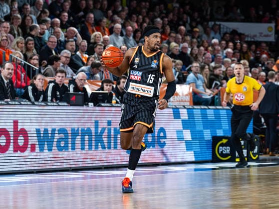 Justin Simon (ratiopharm Ulm, 15) im Dribbling RASTA Vechta vs. ratiopharm Ulm, Basketball, easyCredit Basketball Bundesliga, 20. Spieltag, Saison 2025 2026, 14.02.2026 RASTA Vechta vs. ratiopharm Ulm, Basketball, easyCredit Basketball Bundesliga, 20. Spieltag, Saison 2025 2026, 14.02.2026 Vechta Copyright: xEibner-Pressefoto DamianxKruczynx EP_DKI
