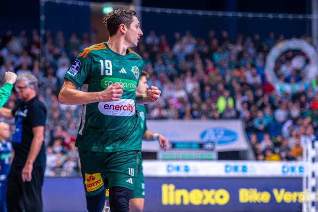 Marius Steinhauser (TSV Hannover-Burgdorf, Nr. 19) (v.l.), TSV Hannover-Burgdorf (grün) gegen HSG Wetzlar (weiß) am 21. Spieltag der Saison 2025 2026 in der DAIKIN Handball-Bundesliga (14.02.2026, ZAG Arena (Hannover, GER), Copyright: xJanxGuentherx xTSVxHannover-Burgdorfx