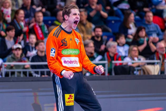 Joel Birlehm (TSV Hannover-Burgdorf, Nr. 35) (v.l.), TSV Hannover-Burgdorf (grün) gegen HSG Wetzlar (weiß) am 21. Spieltag der Saison 2025 2026 in der DAIKIN Handball-Bundesliga (14.02.2026, ZAG Arena (Hannover, GER), Copyright: xJanxGuentherx xTSVxHannover-Burgdorfx