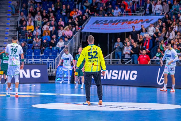 Andreas Palicka (HSG Wetzlar, Nr. 52) (v.l.), TSV Hannover-Burgdorf (grün) gegen HSG Wetzlar (weiß) am 21. Spieltag der Saison 2025 2026 in der DAIKIN Handball-Bundesliga (14.02.2026, ZAG Arena (Hannover, GER), Copyright: xJanxGuentherx xTSVxHannover-Burgdorfx