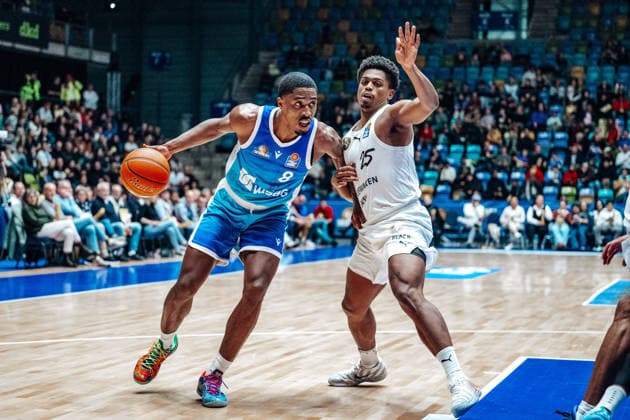 William Christmas (Skyliners Frankfurt, 08), Grant Sherfield (Basketball Loewen Braunschweig, 25) GER, Skyliners Frankfurt vs. Basketball Loewen Braunschweig, Basketball, easycredit BBL, Bundesliga, 20 Spieltag, Saison 2025 2026. 14.02.2026 Eibner-Pressefoto Attila Ziga GER, Skyliners Frankfurt vs. Basketball Loewen Braunschweig, Basketball, easycredit BBL, Bundesliga, 20 Spieltag, Saison 2025 2026. 14.02.2026 Frankfurt am Main Copyright: xEibner-Pressefotox EP_AZA