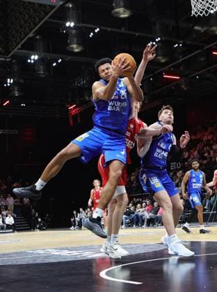 14.02.2026 - Basketball - Saison 2025 2026 - 2. Bundesliga Pro-A - 23. Spieltag: Nürnberg Falcons Basketball Club NBC - HAKRO Merlins Crailsheim - Sportfoto Zink DaMa - xdaxmax - Marvin Ogunsipe (26, Hakro Merlins Crailsheim ) Joscha Eckert (4, Nürnberg Falcons BC NBC ) Brock Gardner (4, Hakro Merlins Crailsheim )