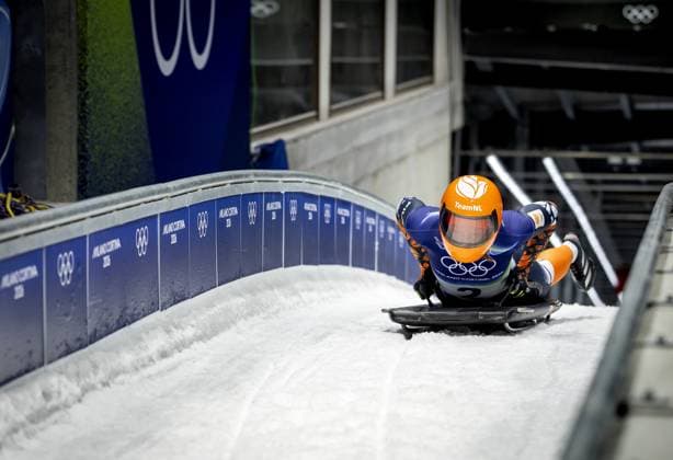 CORTINA D AMPEZZO - Skeleton star Kimberley Bos during the third heat of the skeleton competition at the Cortina Sliding Centre. IRIS VAN DEN BROEK ANP xVIxANPxSportx xxANPxIVx 550695089 originalFilename: 550695089.jpg