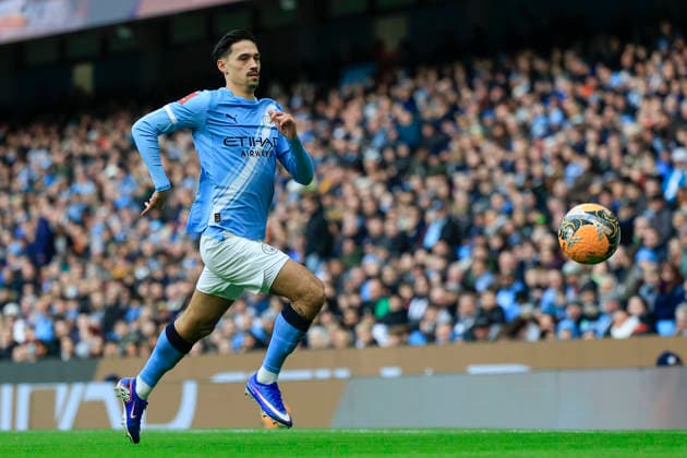 Manchester City v Salford City, FA Cup Tijjani Reijnders (4) of Manchester City runs with the ball during the FA Cup match between Manchester City and Salford City at the Etihad Stadium, Manchester, UK on 14 February 2026. Manchester Etihad Stadium Manchester UK Editorial use only DataCo restrictions apply See www.football-dataco.com , Copyright: xConorxMolloyx PSI-23752-0093