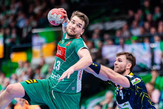 v.l. Ian Weber (GWD Minden, 13), Steven Plucnar Jacobsen (Rhein-Neckar Loewen, 09) GER, GWD Minden vs. Rhein-Neckar Loewen, Handball, 1. Bundesliga, 21. Spieltag, Spielzeit 2025 2026, 14.02.2026 GER, GWD Minden vs. Rhein-Neckar Loewen, Handball, 1. Bundesliga, 21. Spieltag, Spielzeit 2025 2026, 14.02.2026 Minden Copyright: xEibner-Pressefoto JanxRollingerx EP_JSK