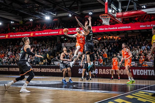 1. Basketball Bundesliga, easyCredit BBL, Saison 2025 2026, Herren, Hauptrunde, 20. Spieltag, 14.02.2026, RASTA Vechta - ratiopharm Ulm Tommy Kuhse ( 12 - RASTA Vechta) beim Korbleger Vechta RASTA Dome Niedersachsen Deutschland