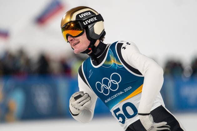PREVC Domen (Slowenien) gewinnt, und jubelt im Ziel, ITA, Olympische Spiele Milano Cortina 2026, Olympia, Skispringen, Großschanze Herren Einzel, 14.02.2026 ITA, Olympische Spiele Milano Cortina 2026, Olympia, Skispringen, Großschanze Herren Einzel, 14.02.2026 Predazzo *** PREVC Domen Slovenia wins, and cheers at the finish, ITA, Olympic Games Milano Cortina 2026, Olympics, Ski jumping, Large hill mens singles, 14 02 2026 ITA, Olympic Games Milano Cortina 2026, Olympics, Ski jumping, Large hill mens singles, 14 02 2026 Predazzo Copyright: xEibner-Pressefoto Memmlerx EP_MMR