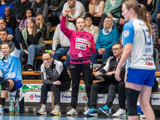 Johanna Fossum Union Neckarsulm, 12) jubelt Ihrer Mannschaft zu, Frisch Auf Goeppingen vs. Sport-Union Neckarsulm, Handball, 1. Bundesliga, Spielzeit 2025 2026, 14.02.2026 Frisch Auf Goeppingen vs. Sport-Union Neckarsulm, Handball, 1. Bundesliga, Spielzeit 2025 2026, 14.02.2026 Goeppingen Copyright: xMichaelxSchmidt Eibner-Pressefotx EP_MST