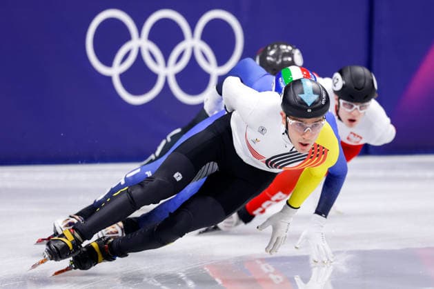 2026-02-14 Short Track Speed skating, Eisschnelllauf - Milano Cortina 2026 Winter Olympics - Day 8 MILAN, ITALY - FEBRUARY 14: Stijn Desmet of Belgium competing in the Men s 1500m during Day 8 of Short Track Speed Skating - Milano Cortina 2026 Winter Olympics at Milano Ice Skating Arena on February 14, 2026 in Milan, Italy. (Photo by Joris Verwijst BSR Agency) Milan Italy Content not available for redistribution in The Netherlands directly or indirectly through any third parties. Copyright: xBSRxAgencyx