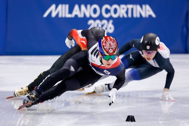 2026-02-14 Short Track Speed skating, Eisschnelllauf - Milano Cortina 2026 Winter Olympics - Day 8 MILAN, ITALY - FEBRUARY 14: Daeheon Hwang of South Korea competing in the Men s 1500m during Day 8 of Short Track Speed Skating - Milano Cortina 2026 Winter Olympics at Milano Ice Skating Arena on February 14, 2026 in Milan, Italy. (Photo by Joris Verwijst BSR Agency) Milan Italy Content not available for redistribution in The Netherlands directly or indirectly through any third parties. Copyright: xBSRxAgencyx