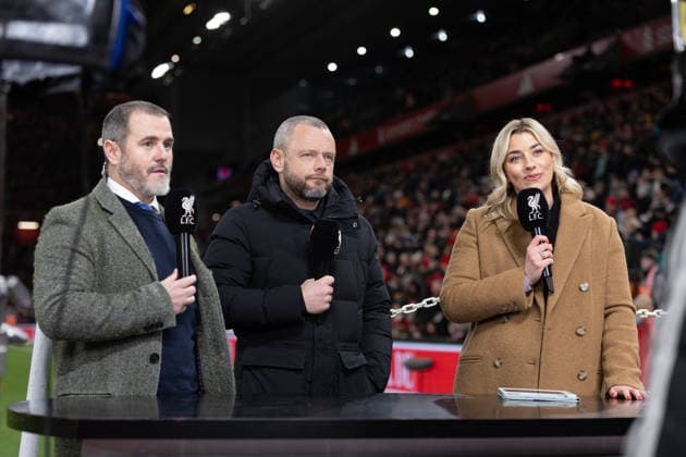 Football - FA Cup - 4th Round - Liverpool FC v Brighton & Hove Albion FC LIVERPOOL, ENGLAND - Saturday, February 14, 2026: (L-R) Former Liverpool players David Thompson and Jay Spearing and presenter Harriet Prior before the FA Cup 4th Round match between Liverpool FC and Brighton & Hove Albion at Anfield. (Photo by David Rawcliffe Propaganda) LIVERPOOL Anfield MERSEYSIDE ENGLAND  Copyright: xPropagandaxPhotoxAgencyx P2026-02-14-Liverpool_Brighton-35