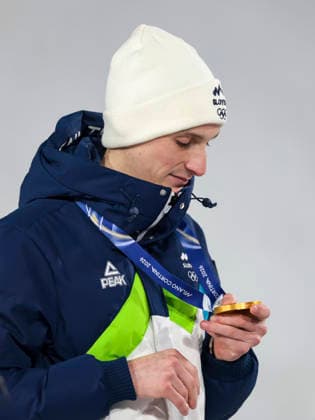OLYMPICS - Winter Olympic Games, Olympische Spiele, Olympia, OS Milano Cortina 2026 PREDAZZO,ITALY,14.FEB.26 - OLYMPICS, Ski jumping, Skispringen, Ski, nordisch - Winter Olympic Games Milano Cortina 2026, large hill, men, medal ceremony. Image shows the rejoicing of Domen Prevc (SLO).  GEPAxpictures xMatthiasxTrinkl